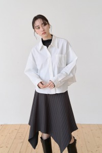 圓弧剪裁短版丹寧襯衫