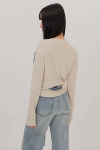 假兩件腰簍空上衣