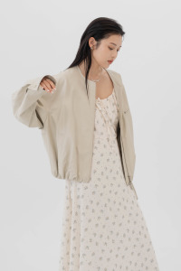 鉚丁抓摺無領皮革外套