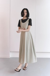 細紋花苞U領洋裝