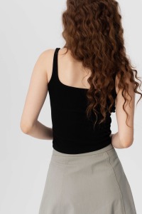 內刷絨方領細肩背心