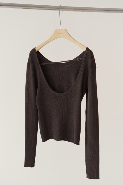 露背坑紋圓領針織衣