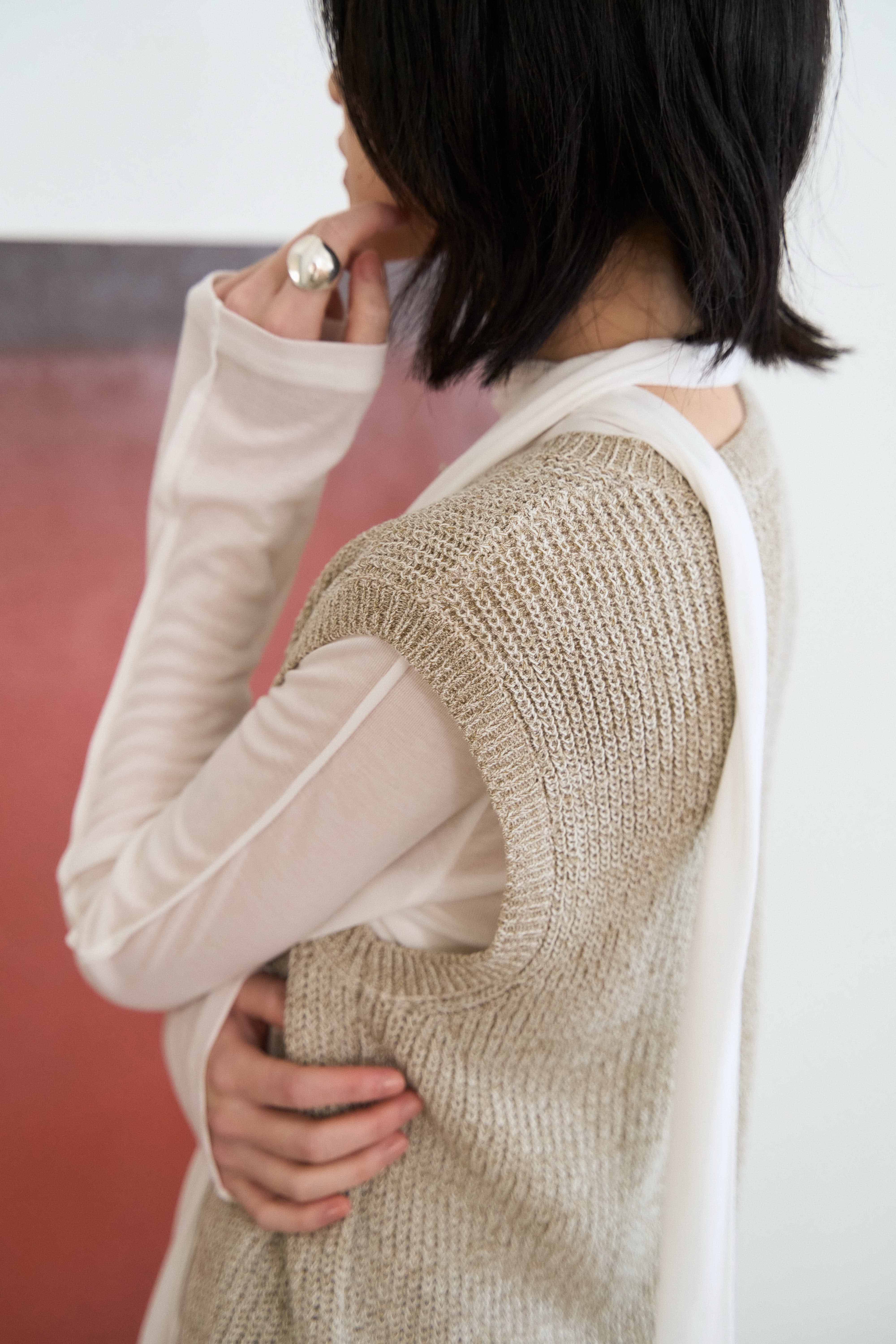 造型領巾後排釦上衣