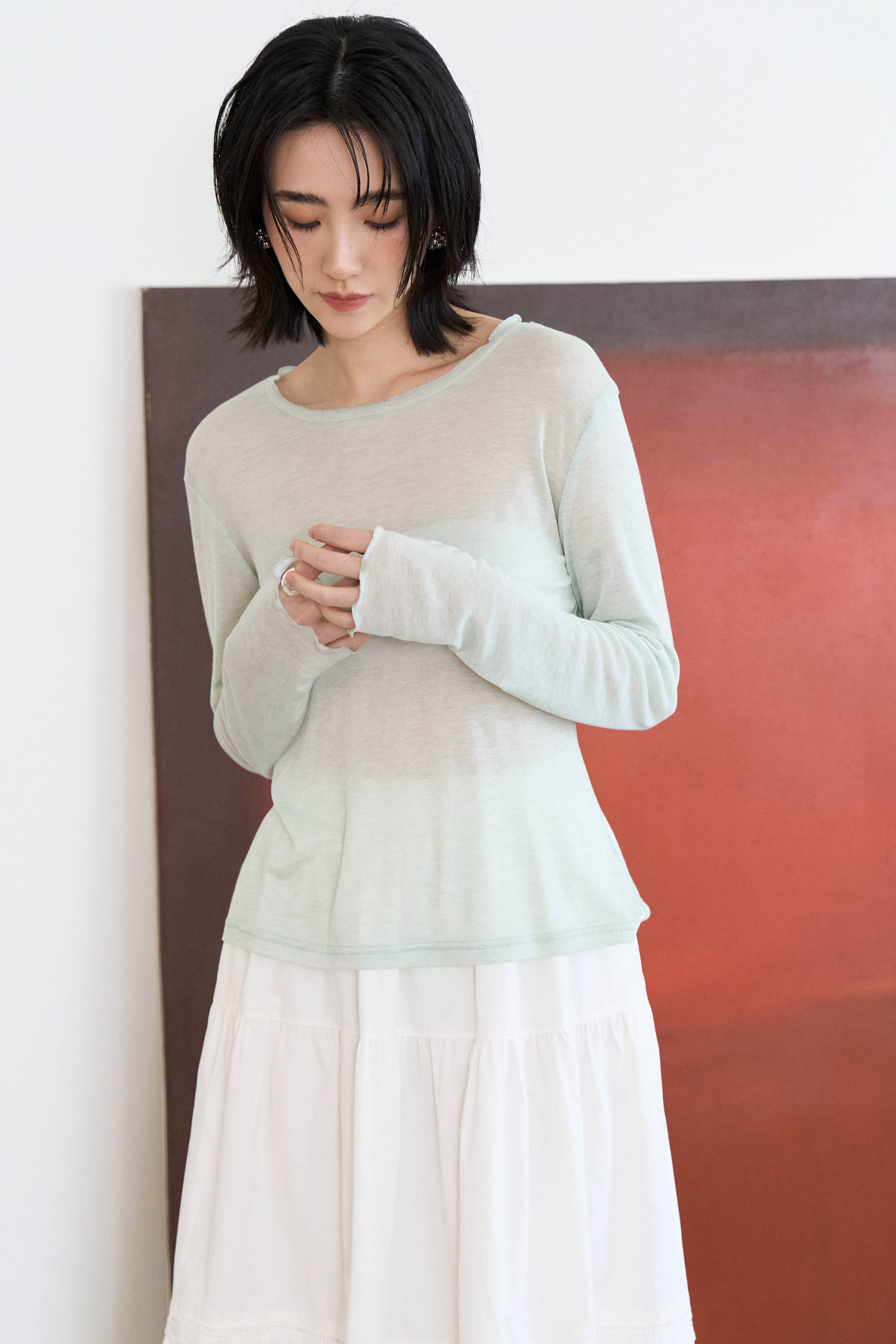 木耳邊透肌長袖上衣