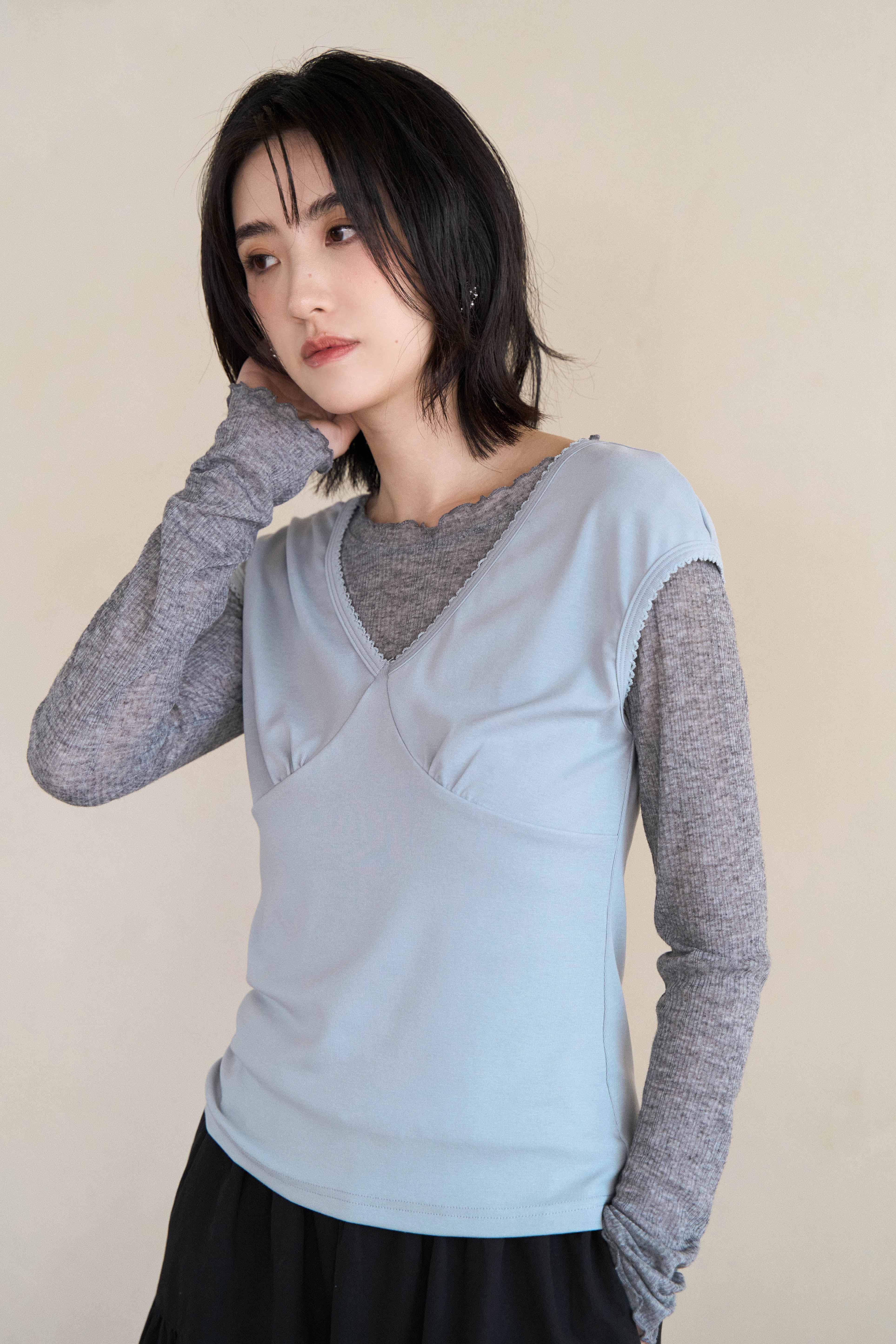 小花邊胸線V領上衣