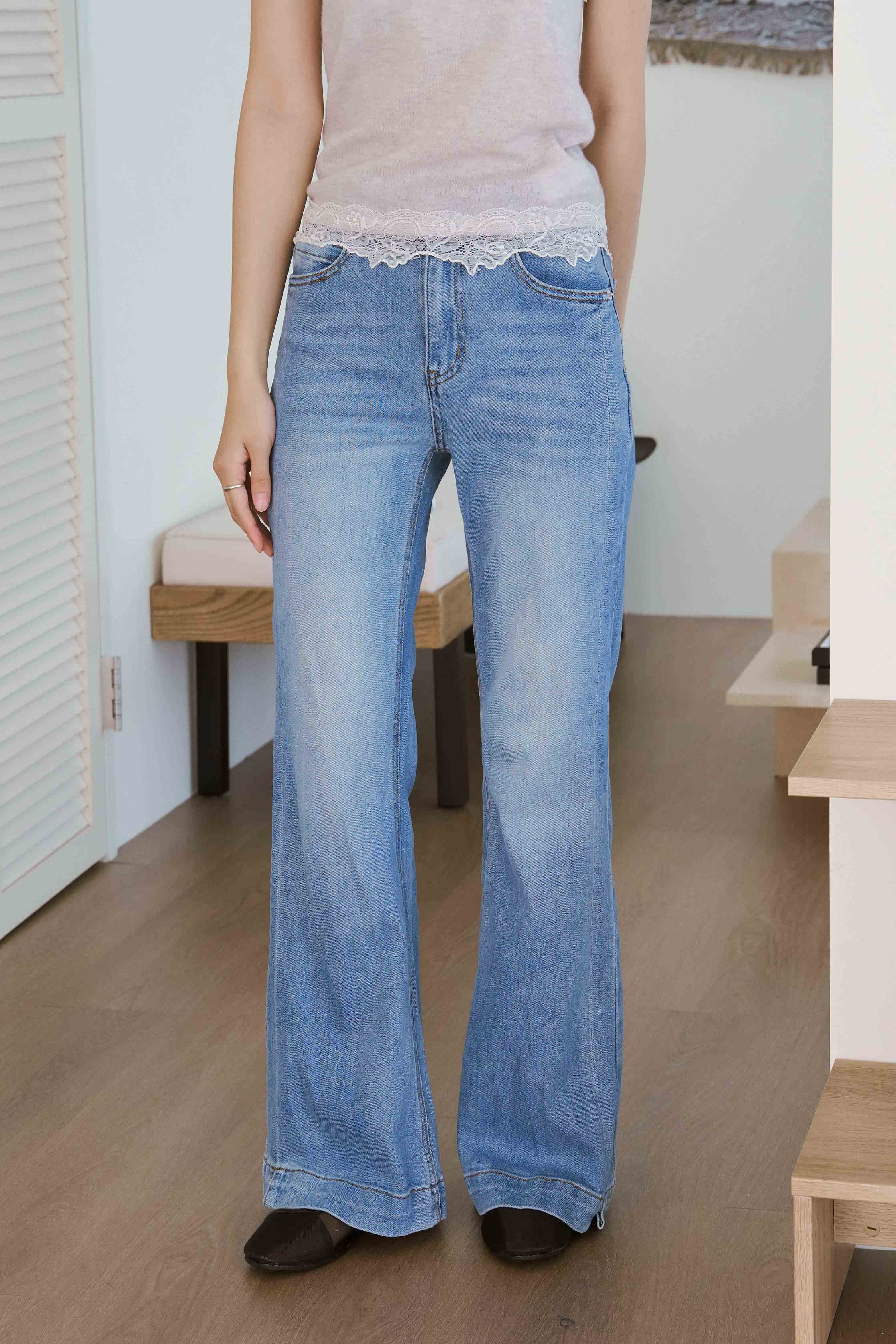 小開衩微喇牛仔褲