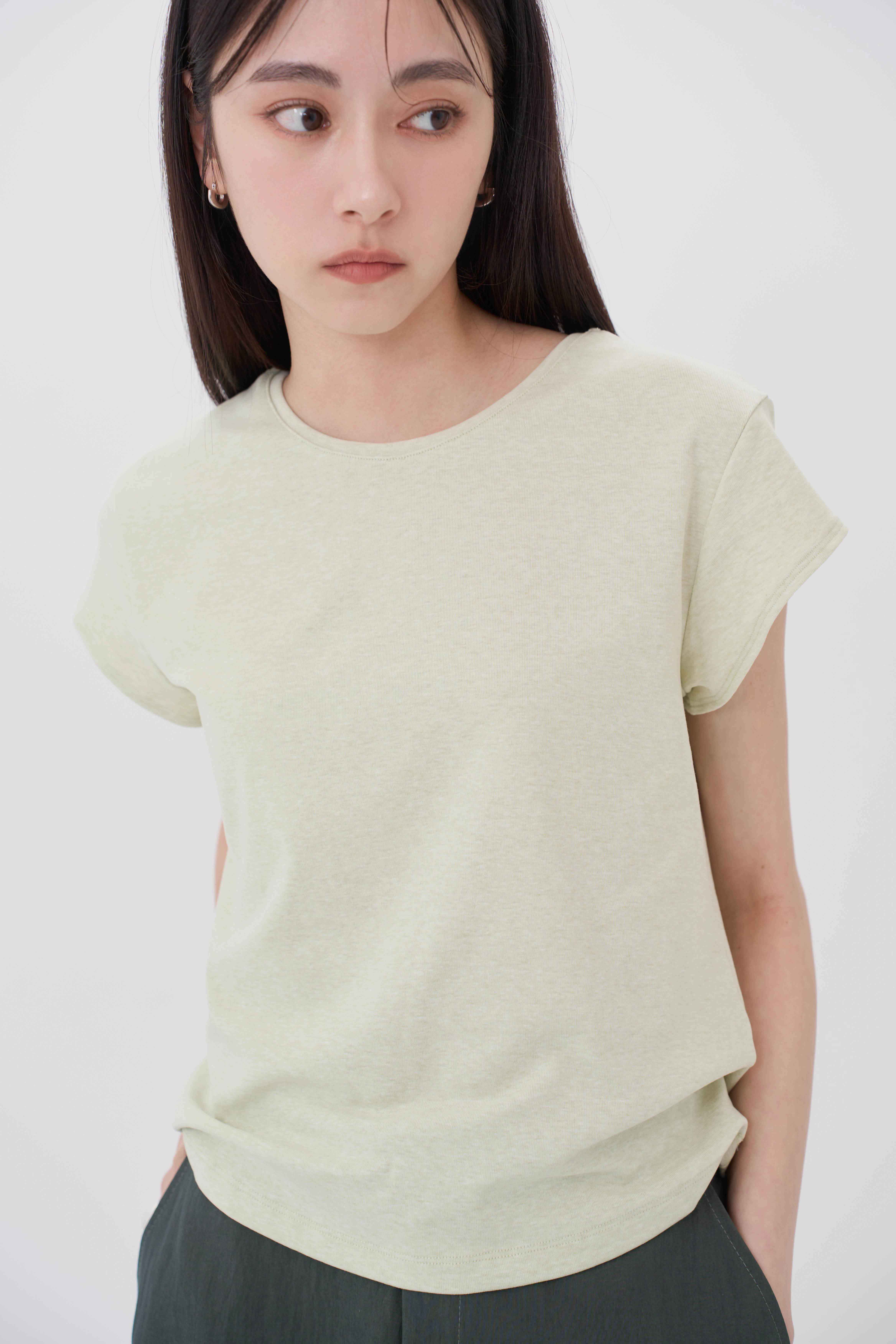 斜袖鬆身素面TEE