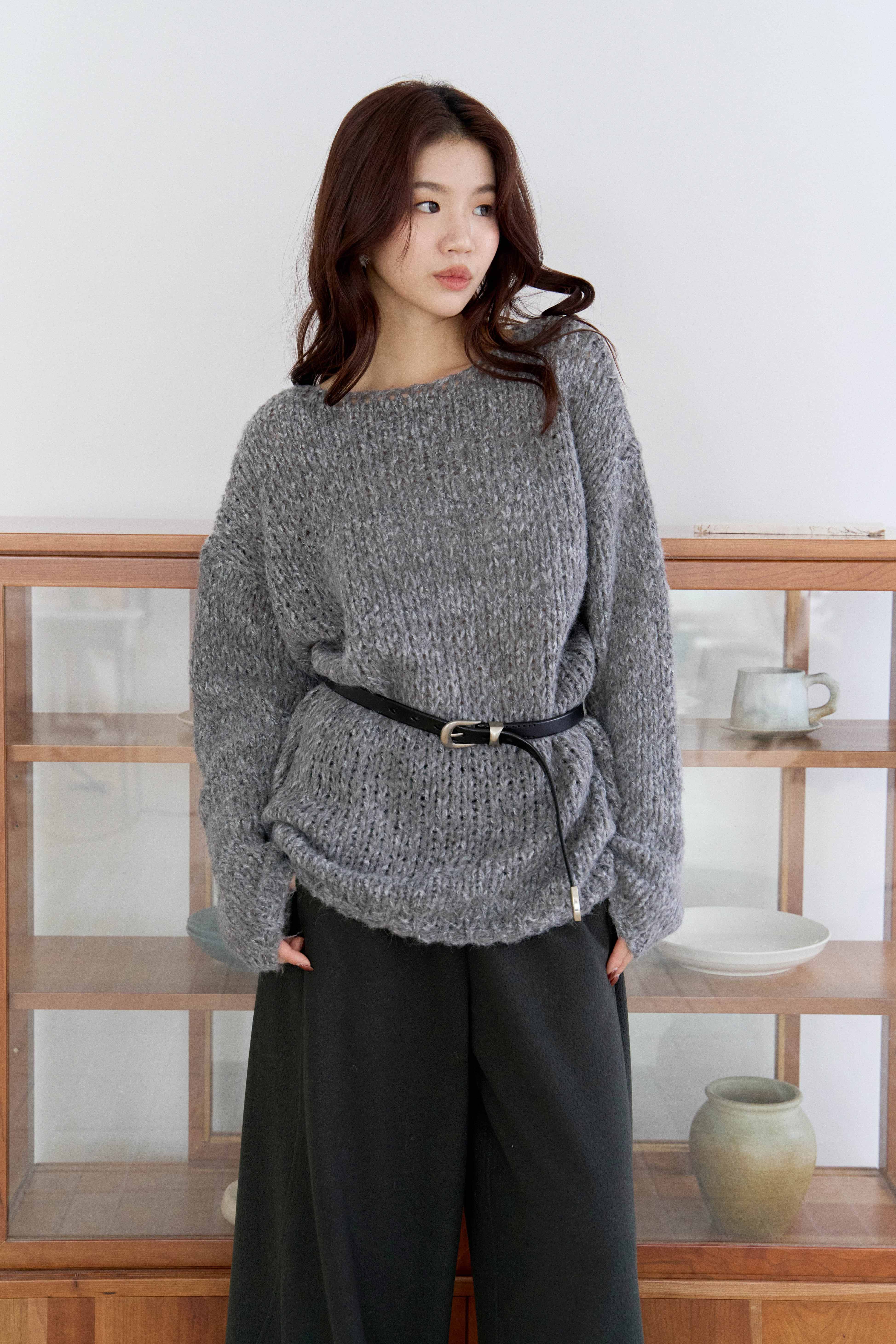 混色粗針織寬領中版毛衣