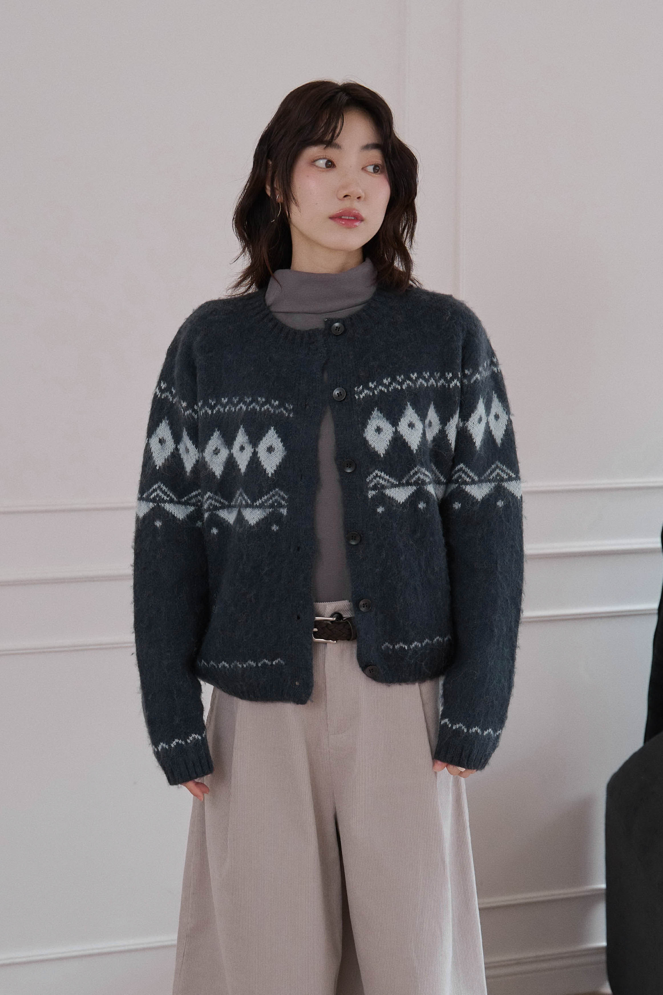 馬海毛圖騰排釦毛衣