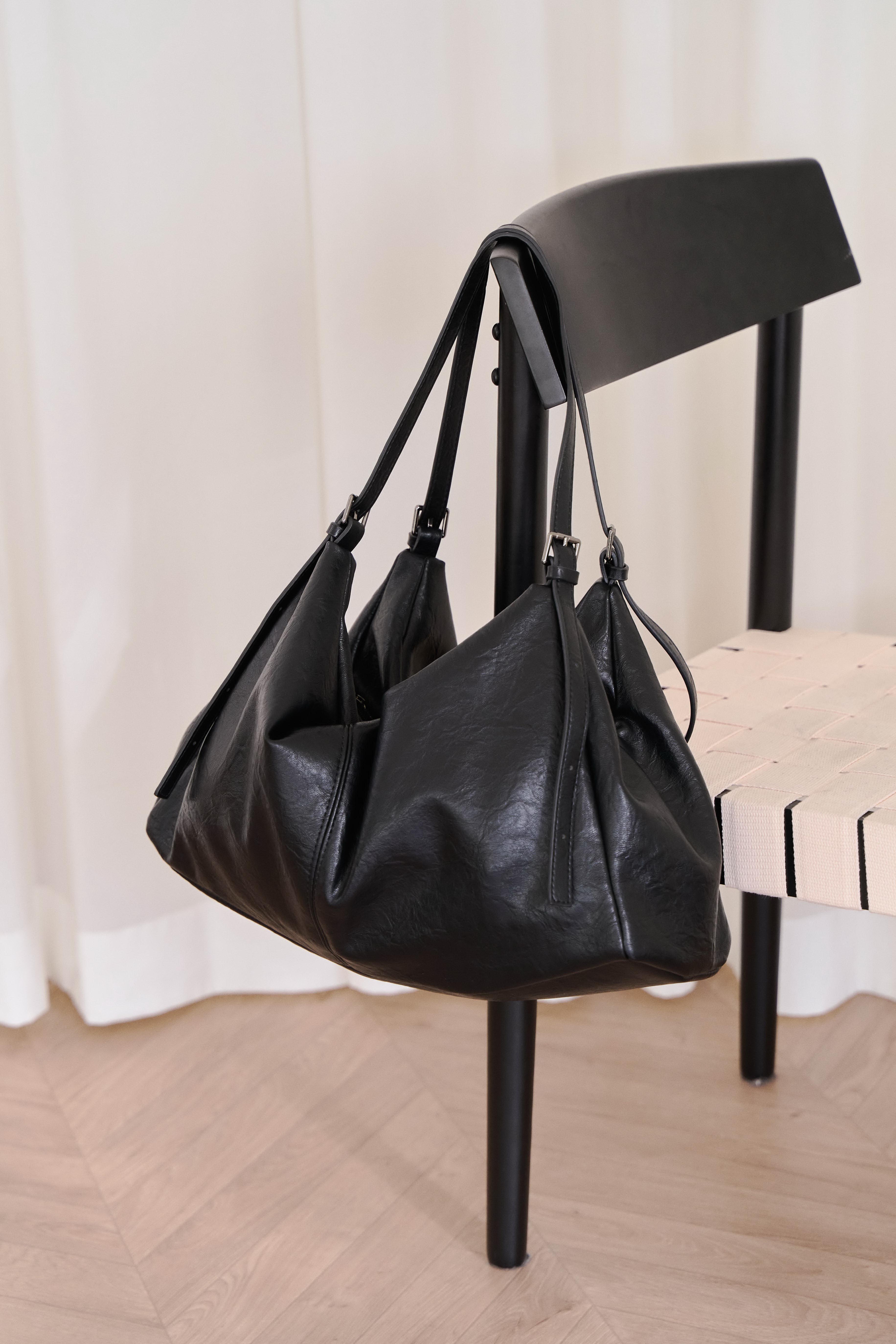 雙背帶內摺肩背大包