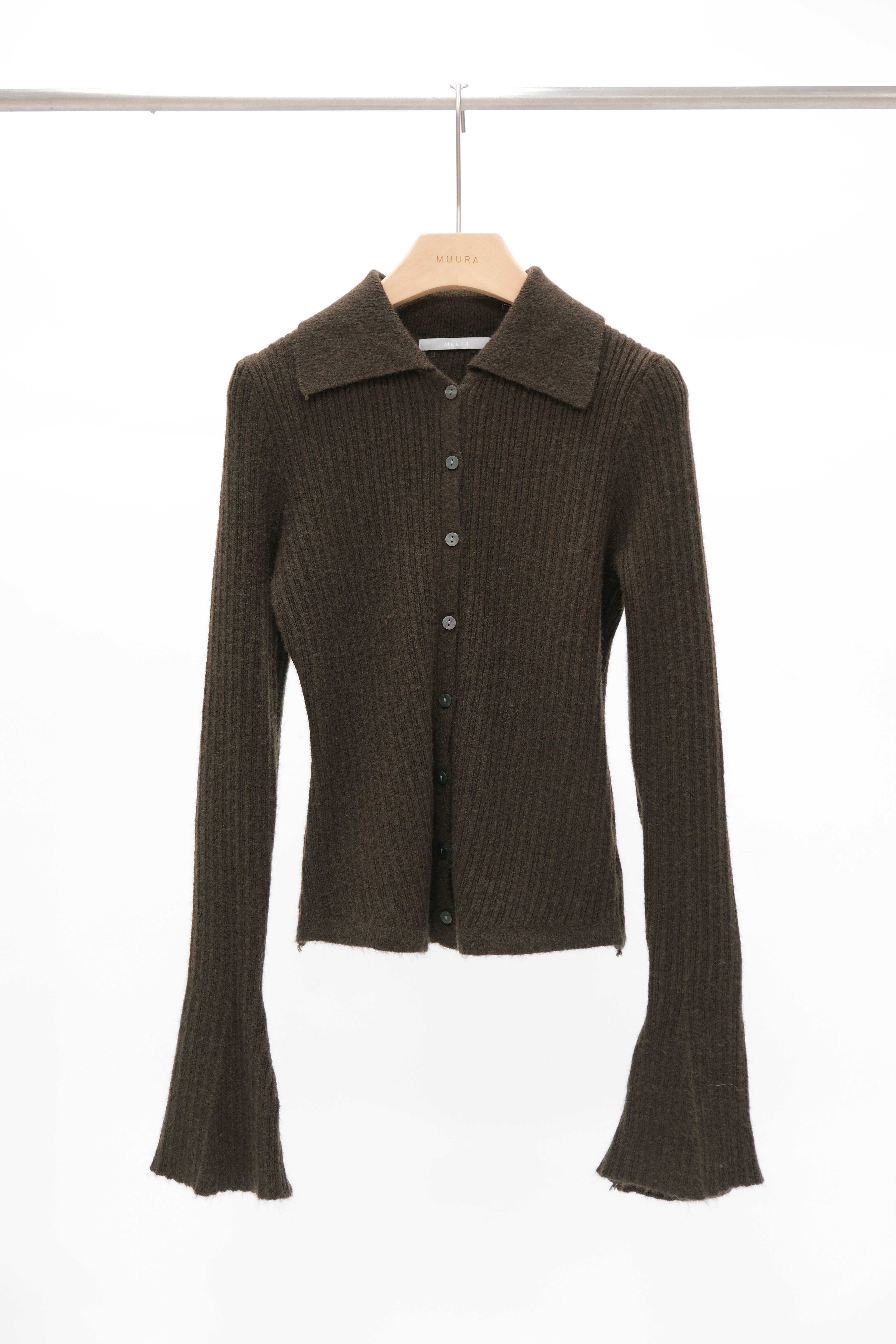 坑紋排釦翻領針織衣