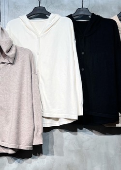 排釦連帽包芯紗針織衫