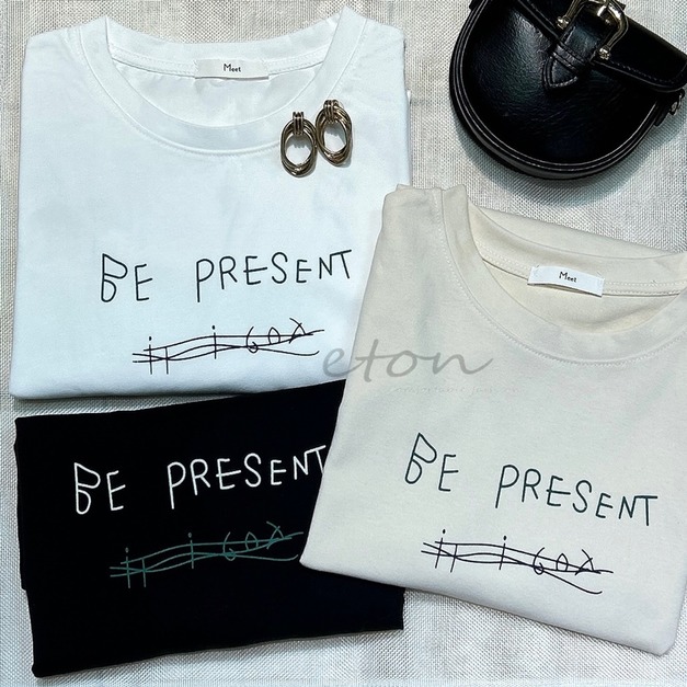 BE PRESENT字母棉T
