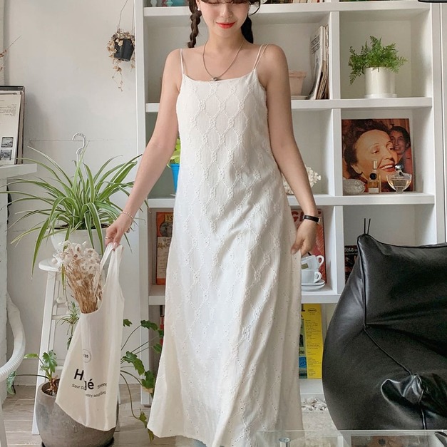 [韓國現貨] 刺繡鏤空長版連衣裙A100