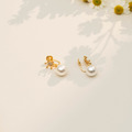 雪花垂墜珍珠．蚊香盤耳夾 - 金色_6