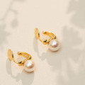 簡約亮面弧型珍珠．蚊香盤耳夾 - 金色_7