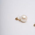 日本直送 | 圓鑽垂墜珍珠．U型彈簧矽膠耳夾 - 金色_6