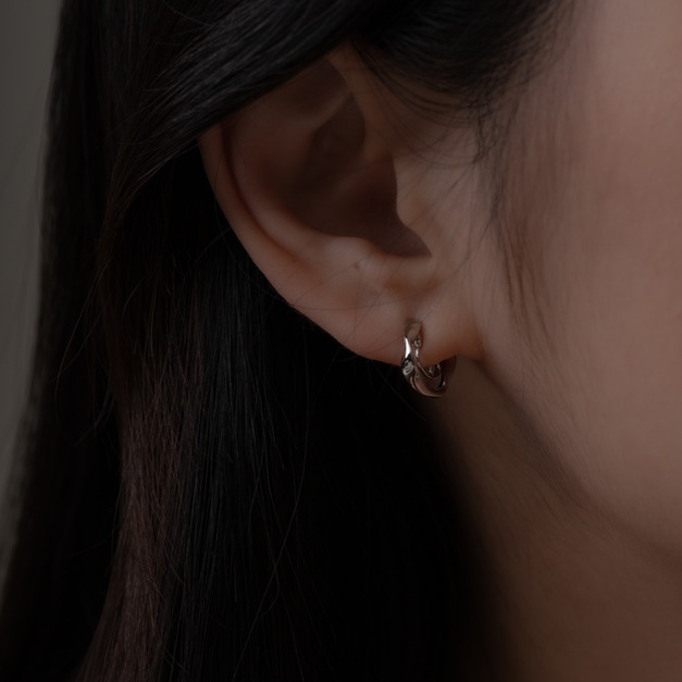 日本直送 | C型水波紋．U型彈簧耳夾 - 銀色/金色