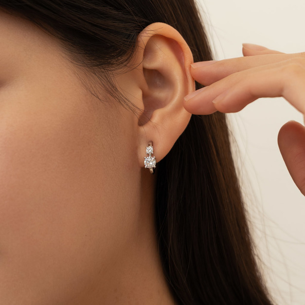 簡約細閃雙鑽．蚊香盤耳夾 - 銀色