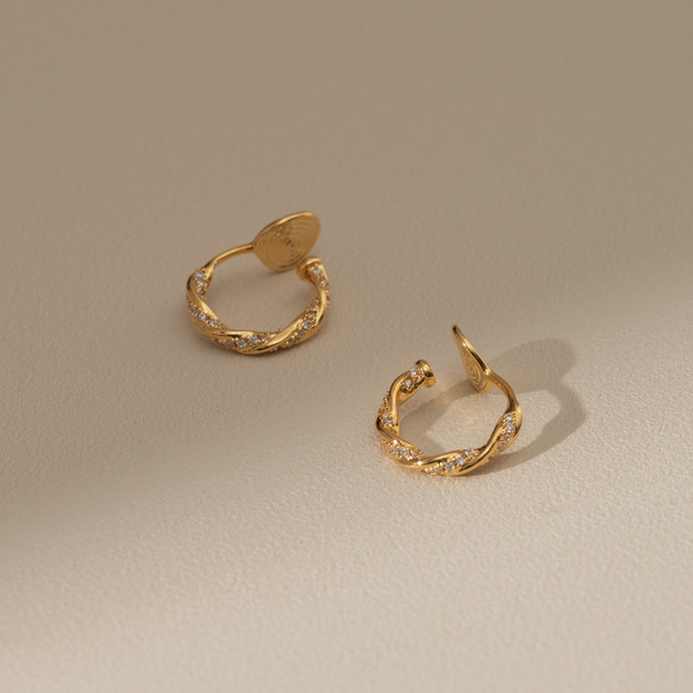 麻花鑲鑽C圈．蚊香盤耳夾 - 金色