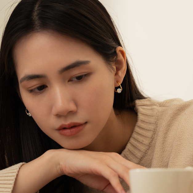 層次弧線單鑽．蚊香盤耳夾 - 金色