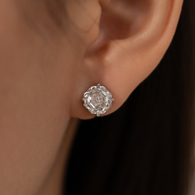 玫瑰雕刻圓方鑽．蚊香盤耳夾 - 銀色