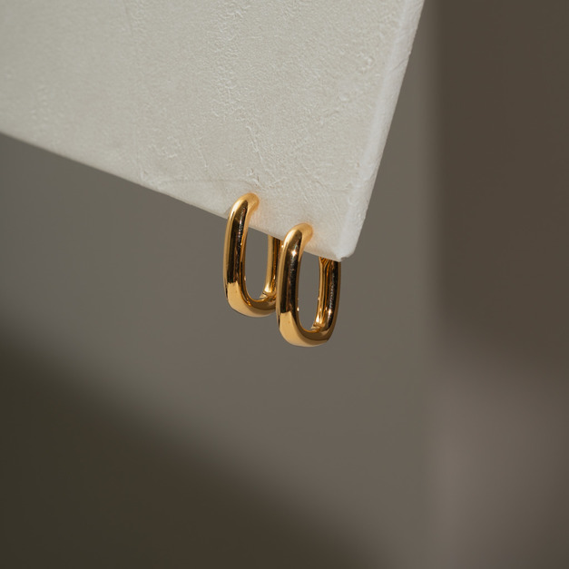 極簡U型亮面線條．一體成型螺旋耳夾 - 金色