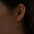 極簡U型亮面線條．一體成型螺旋耳夾 - 金色_7