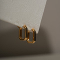 俐落幾何長方形．一體成型螺旋耳夾 - 金色