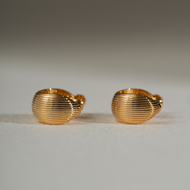 半直紋厚C圈．一體成型螺旋耳夾 - 金色