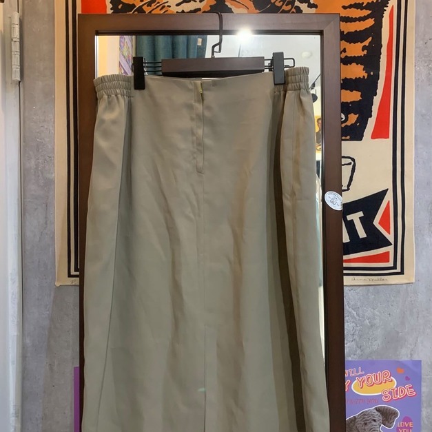 卡其色長裙