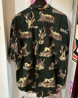墨綠色糜鹿動物襯衫