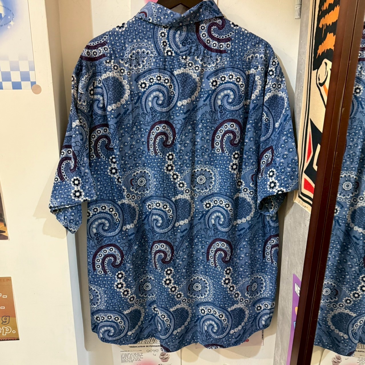 藍色變形蟲襯衫_00960fed877f1d5ec043e374bc3760bc.jpg