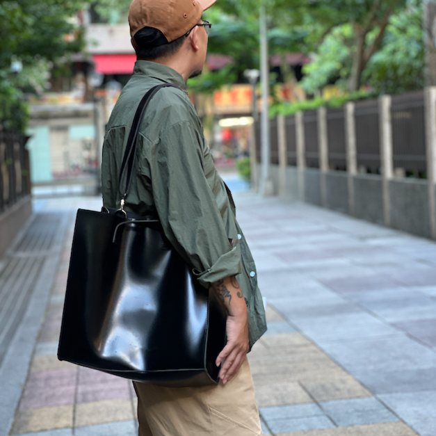 黑曜石公事包『The Obsidian Tote 』
