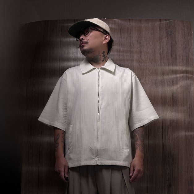 Boxy 拉鏈襯衫  Boxy Zip Shirt &mdash; Black / White