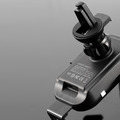 Momax 15W重力式無線車充支架(CM16)_6