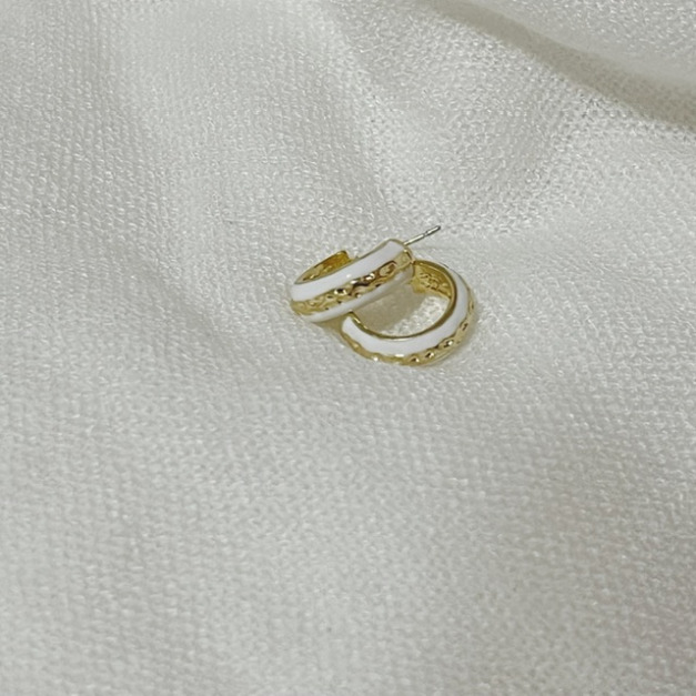 簡約C形滴油耳環