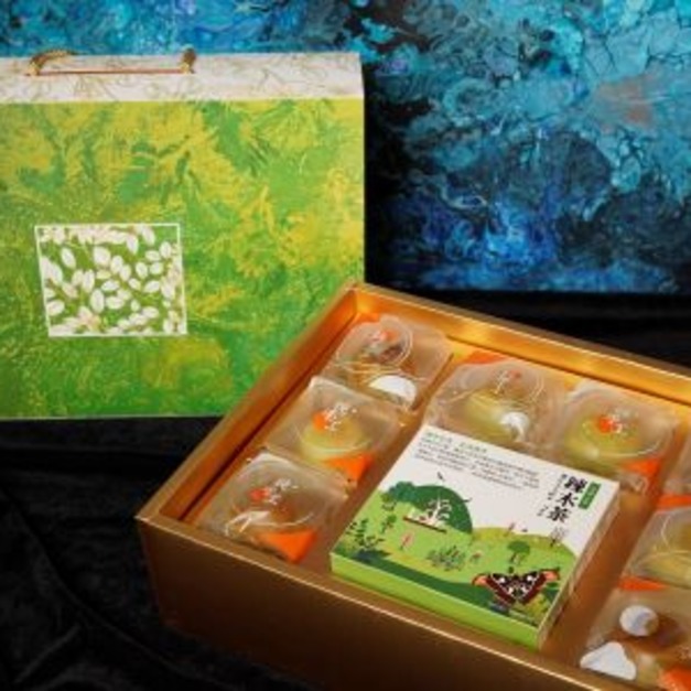 【中秋預購】【花樹銀行】【Papa Restaurant】綠金璀璨愛心聯名禮盒 (辣木酥餅 x 8+辣木茶 x 15)