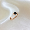 玫瑰金色女黑色幾何方塊開口簡約鈦鋼指環戒指_2