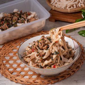 泰私廚打拋豬拌麵