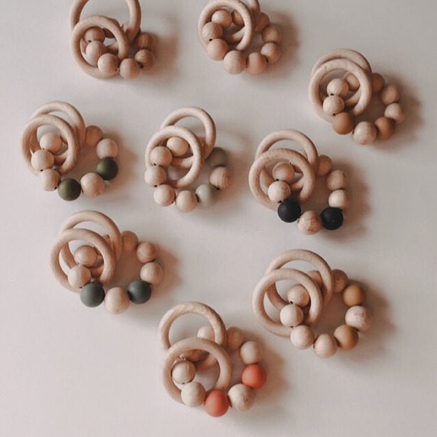 BEZISA WOODEN BASICS Rattle (round) 圓形原木響環