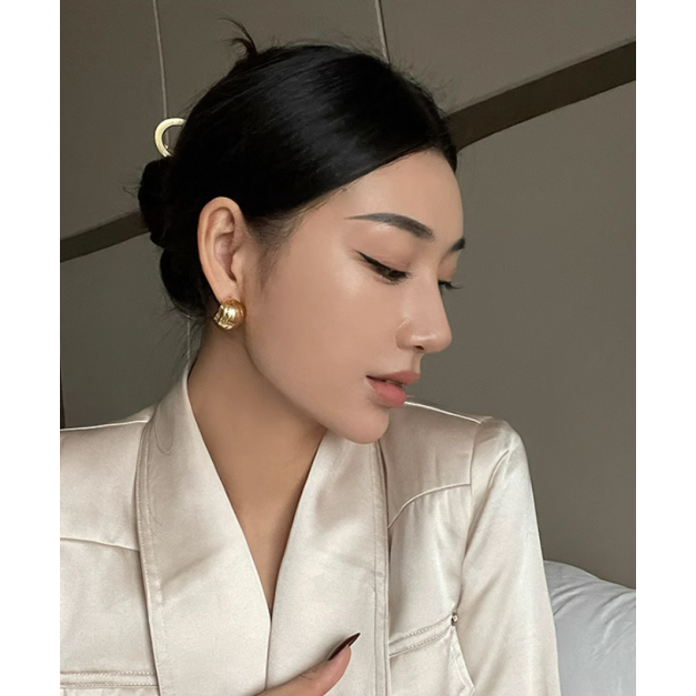 飾品♡M13造型半圓C型皺褶款耳環