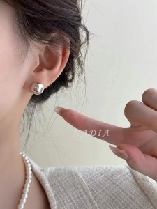 飾品♡Glossy Dome Pearl Earrings 光感圓珍珠耳環