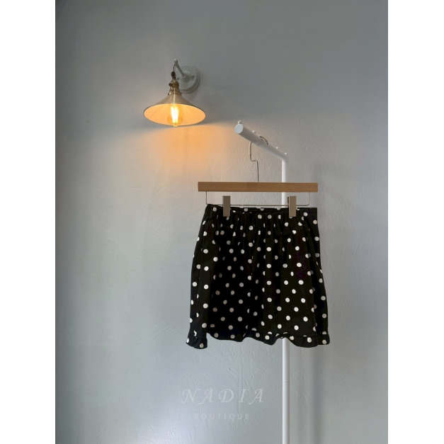 新品現貨♢必備經典款點點短裙