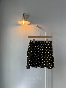 新品現貨♢必備經典款點點短裙