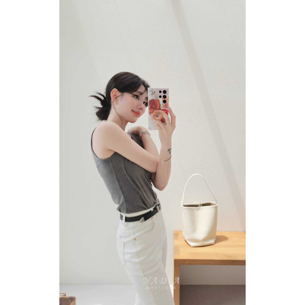 新品♢極簡天絲V領背心