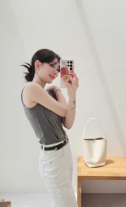 新品♢極簡天絲V領背心