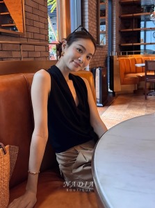 新品 ❘ 簡約V領天絲無袖上衣