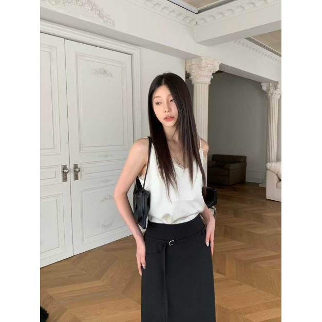 新品 ❘ 光澤滑布蕾絲背心