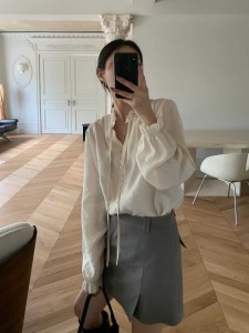 新品爆款 ❘ 法式小荷葉V領綁帶襯衫